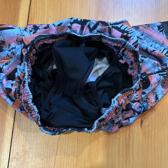 LULULEMON 4 Tall Hotty Hot Swift Shorts 4" Liner Running Inversion Multi Black - Picture 10 of 11